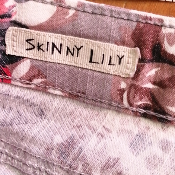 2/$20 Floral jeggings - Picture 5 of 6